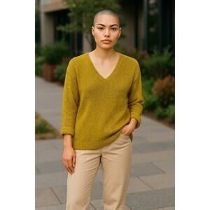 H&M Mustard Corchete open Knit V Neck Sweater M Yellow Mustard